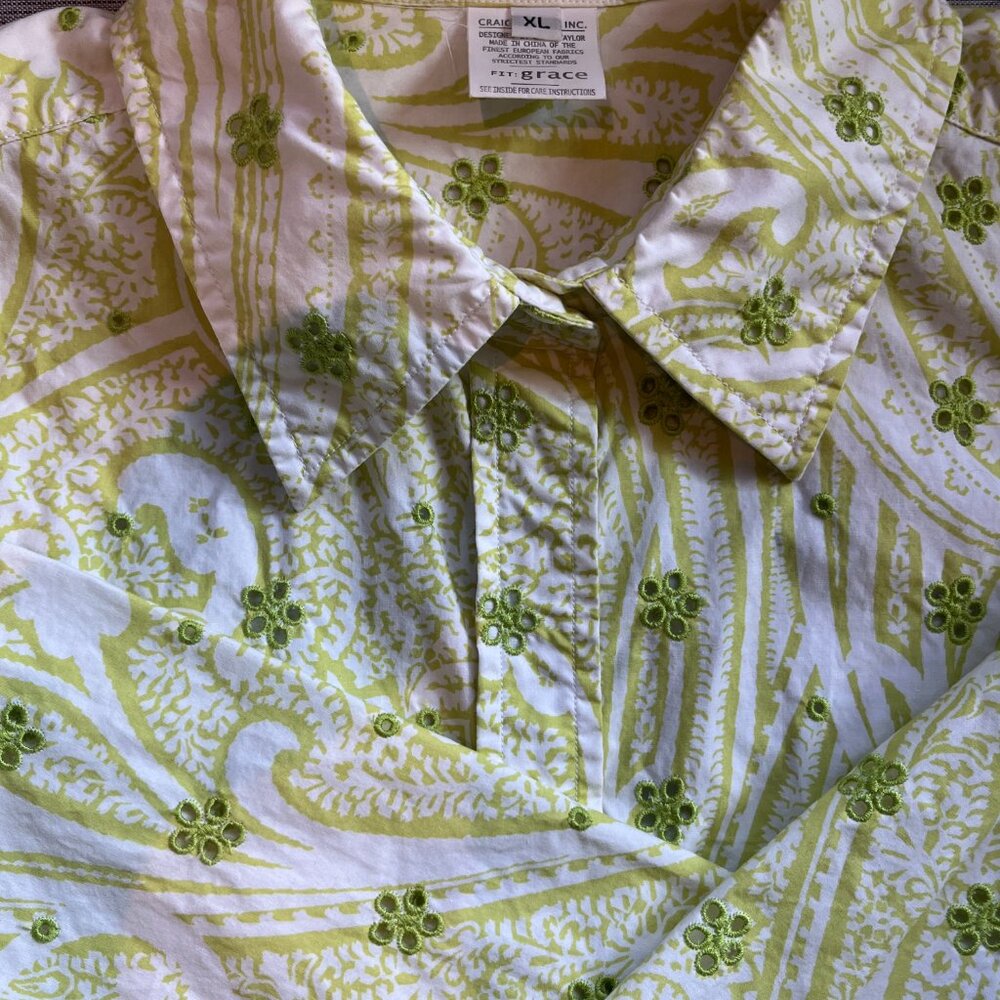 Women's Blouse - CraigTaylor Size XL - Green floral with eyelet detail